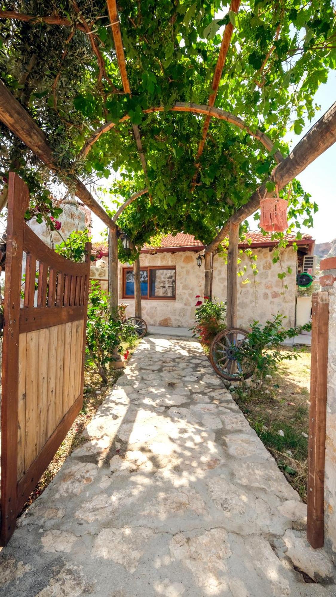Вилла Likya House - Deniz Ve Doga Manzarali, Havuzlu Патара Экстерьер фото